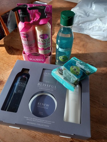 Gift sets bundle all - sets, new.